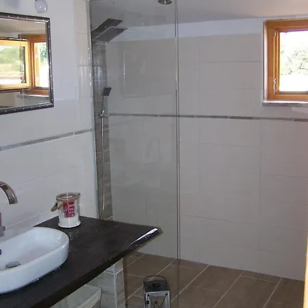 Holiday home Mit Pool Sisan